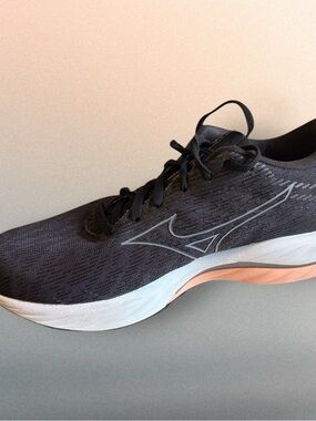 Women’s Mizuno Wave Rider Black Running Shoe with Peach Accent Size 10